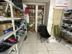 一个人就是开的快递店 日派件800左右 4毛一票 日寄件50件左右