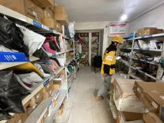 一个人就是开的快递店 日派件800左右 4毛一票 日寄件50件左右