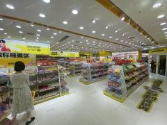 万达金街零食很忙二楼出租，三相电、天然气，中央空调齐全，适合做火锅、烤肉店等特色餐饮 行业不限
