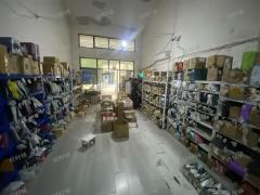 4年老店 快递店 日派件1200件左右，4毛一件 日寄件30件左右 商业月做3000左右 