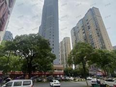季季红隔壁正二楼 房东直租 通三相电和天然气 餐饮 休闲业态均可做 行业不限