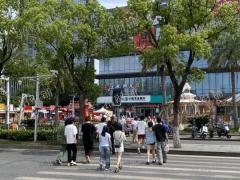 江西科技学院正对面 茶百道隔壁小火锅转让 日营业额4000多 通三相电  