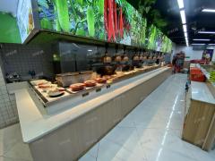 日营业额5000左右快餐店 门宽15米 拐角店  通三相电