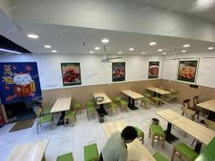 日营业额5000左右快餐店 门宽15米 拐角店  通三相电