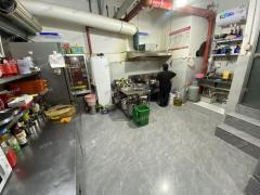 夜场旁夜宵烧烤店 日营业额3000左右 可看流水 门口可摆20多张桌子