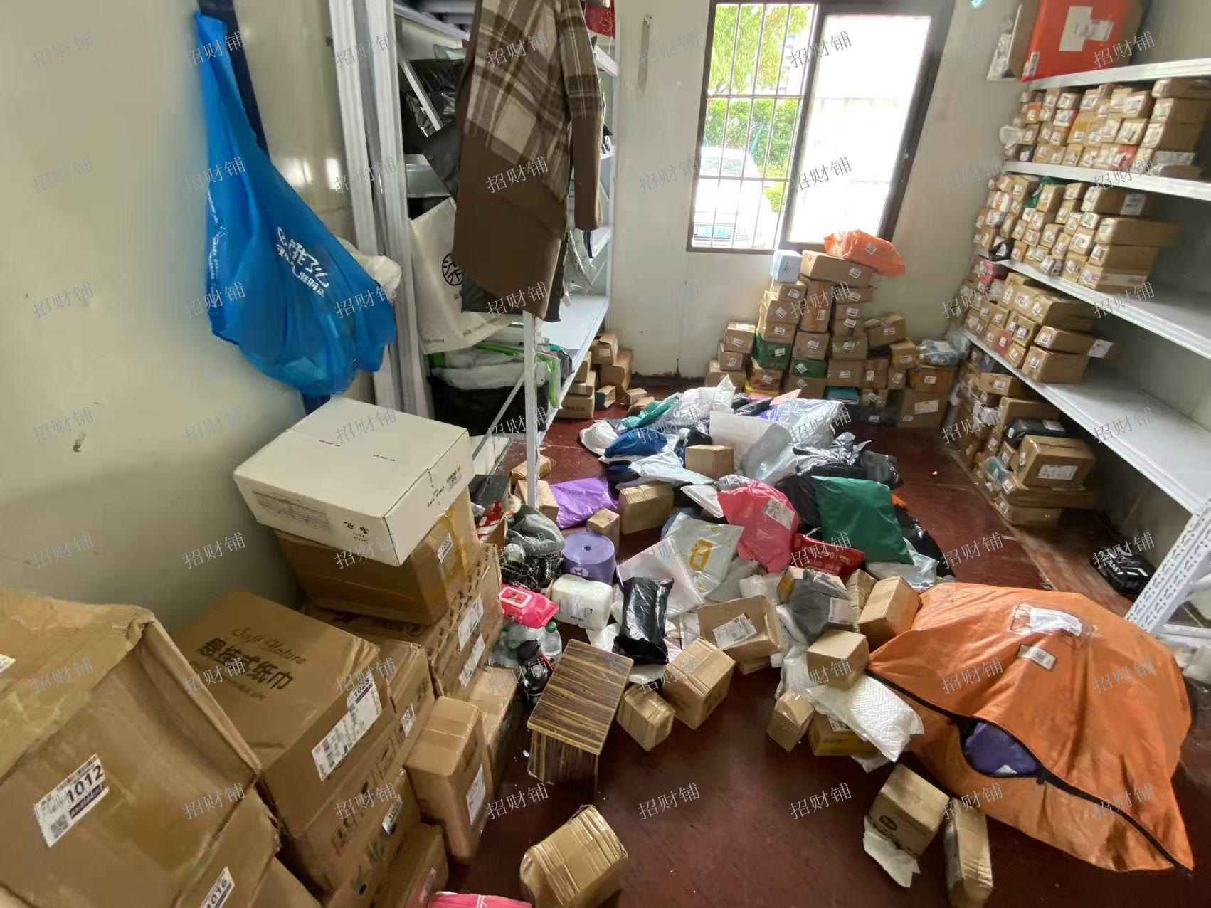 一个人就可以干的快递店 租金一个月180 日派件800件左右 5毛一件 日寄件20件左右