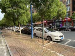 南昌西站旁， 3000多户小区， 夜宵店，月做20万左右，附带2个包厢