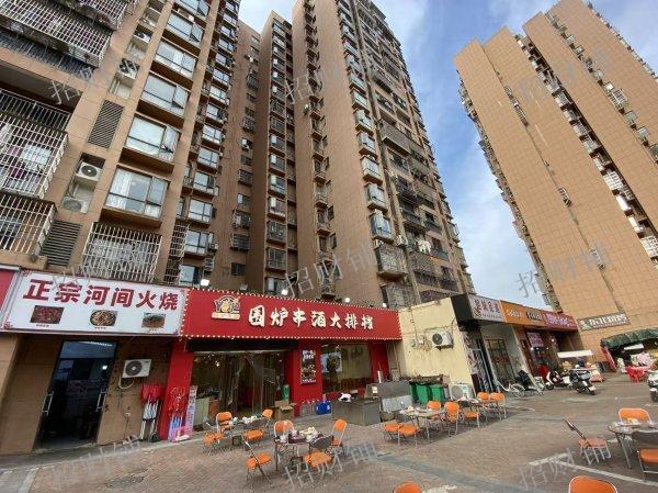 南昌西站旁， 3000多户小区， 夜宵店，月做20万左右，附带2个包厢