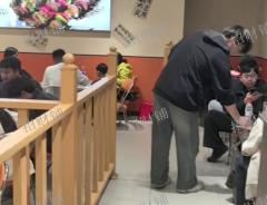 南昌西站旁， 3000多户小区， 夜宵店，月做20万左右，附带2个包厢