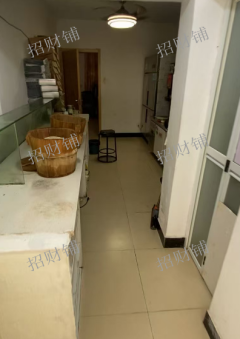 4年老店 外卖店 月做1200~2000单，适合一家人做 店内也可住人