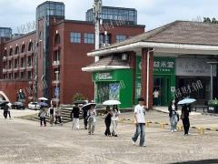 1.5万人大学校内唯一商业街 奶茶店 双门头拐角店 日营业额4000左右