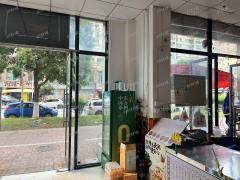 三所大学旁餐饮店转让 双门头 门宽10米 上下两层 日营业额2000左右