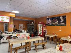 ******1.5万多人大学门口商业街 双门头餐饮店  门宽8.5米 日营业额1000多