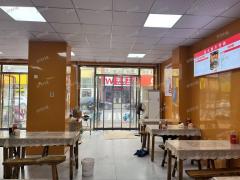******1.5万多人大学门口商业街 双门头餐饮店  门宽8.5米 日营业额1000多