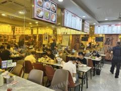 双门头 拐角店 门宽9米 日营业额3000左右 通三相电和天然气