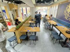 双门头 门宽16米  开了五年 黄焖鸡店 日营业额2500左右