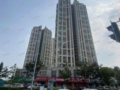十字路口 拐角店 临近两个中学 也是小区出入口的位置