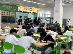 5500多人 唯一食堂全品类招租 行业不限 靠近学生宿舍楼 不要租金