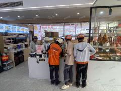 双门头 门宽10米  猪脚饭店 日营业额8000多 可看流水