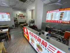 小区门口第一家早餐店  开了6年 只做早上一餐 能做1000多 楼上可住人
