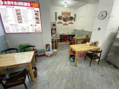 小区门口第一家早餐店  开了6年 只做早上一餐 能做1000多 楼上可住人