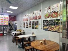 3万多人大学 门口唯一商业街 餐饮店 日营业额3500  可看流水  