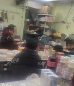 小区门口  双门头 开了两年 早餐店 只做早餐 日营业额1000多