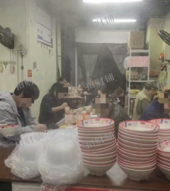 小区门口  双门头 开了两年 早餐店 只做早餐 日营业额1000多