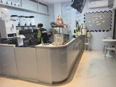 4万多人大学 11栋宿舍楼下 双门头 酸奶酪店转让 门宽10米