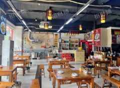三门头 门宽15米  六年老店 羊肉馆店  夏季一天3000左右 冬季一天12000 