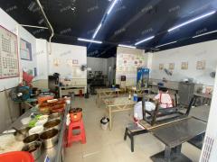 2000多户小区 双小区门口 开了三年早餐店 只卖早上一餐  能卖1200左右  双门头 可外摆