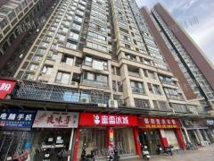 两所大学旁  双小区门口蜜雪冰城转让 半年做80万左右