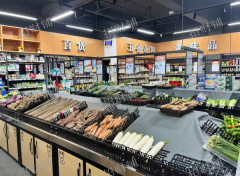 双小区出入口  双门头 生鲜店   日营业额3000~6000 有烟草证  也可空转 