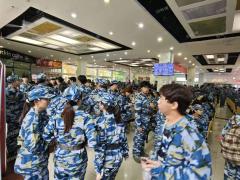 3万多人大学校内食堂 少量位置调整 特色饭、麻辣烫、水饺馄饨、粉面、奶茶、烘焙等各类风味小吃均可