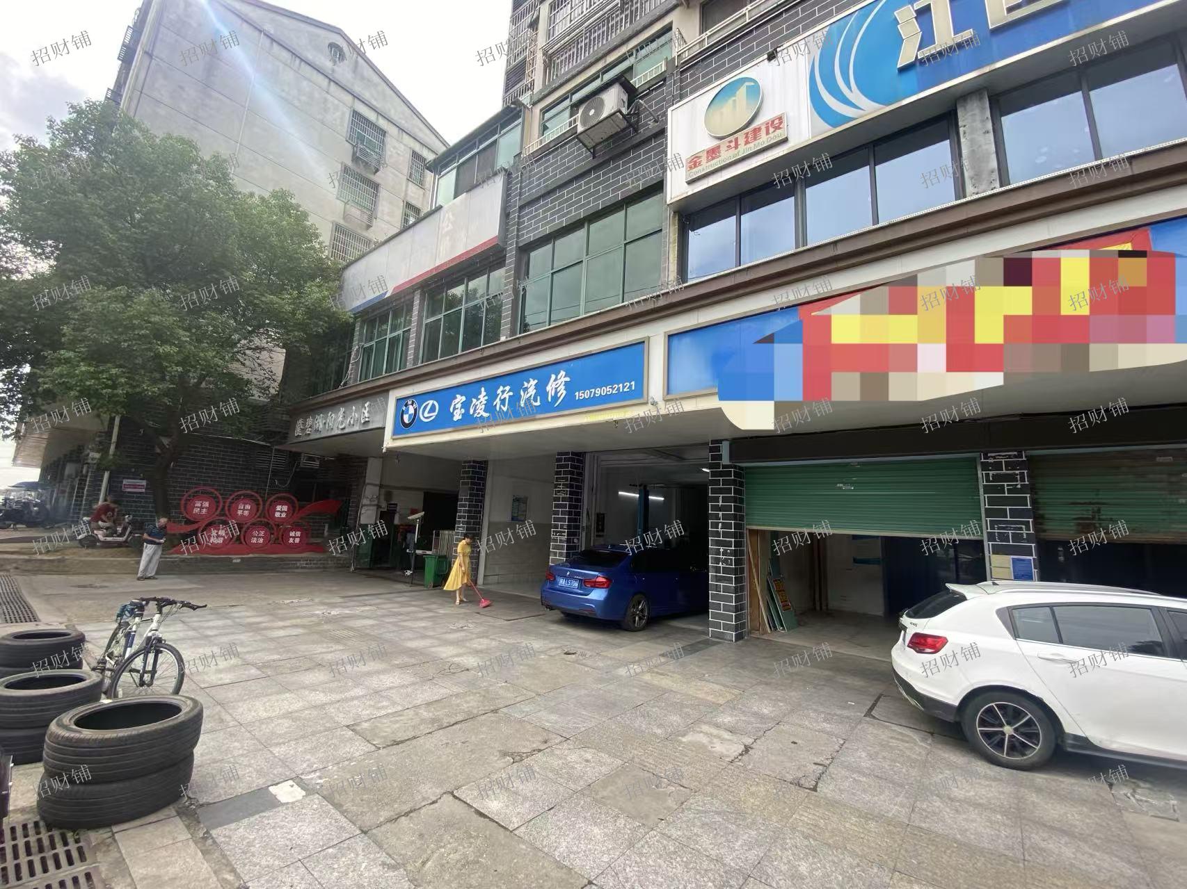 莲塘三小旁 小区门口第二家 房东直租 双门头 门宽8米