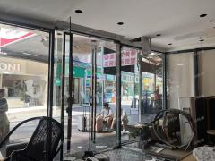 万达金街临街一楼 房东直租 门宽20米 隔壁是星巴克