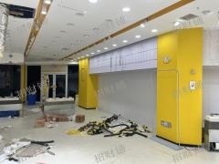 万达金街店铺 房东直租 可接天然气 门宽12米   行业不限