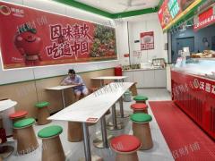 八一馆地铁口旁 拐角麻辣烫店  展示面8.5米 门口可外摆 带阁楼   