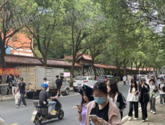 4万多人大学蜜雪冰城隔壁店转让 靠近10多栋宿舍楼 行业不限