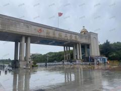 4万多人大学蜜雪冰城隔壁店转让 靠近10多栋宿舍楼 行业不限