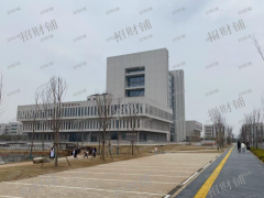 1万多人大学校内食堂还剩少量位置调整，适合做水果零售，果切，水果捞 奶茶 :汉堡，面条