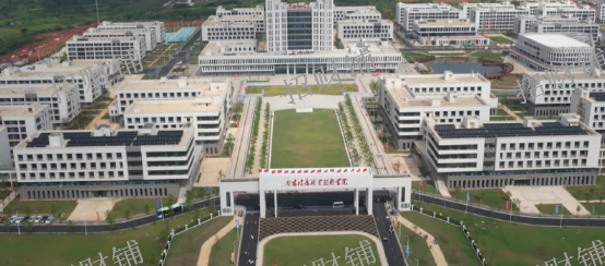 1万多人大学校内食堂还剩少量位置调整，适合做水果零售，果切，水果捞 奶茶 :汉堡，面条
