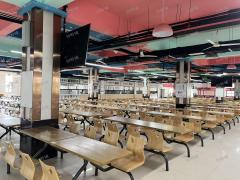 万人大学校内食堂二楼，仅剩最后三个档口，适合做粉，瓦罐汤，早餐，粥，饼，特色饭等