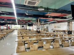万人大学校内食堂二楼，仅剩最后三个档口，适合做粉，瓦罐汤，早餐，粥，饼，特色饭等