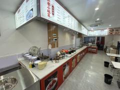 工厂门口 快餐店 日营业额2000多 转1.8万 靠近蜜雪冰城
