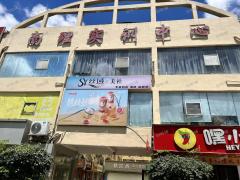 4万多人大学商业街及食堂少量位置调整 直租 行业不限