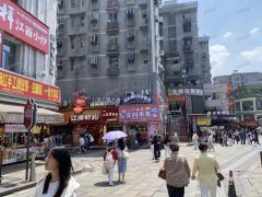 万寿宫 300平米餐饮店 5万转让 带所有餐饮设备 通三相电 有中央空调