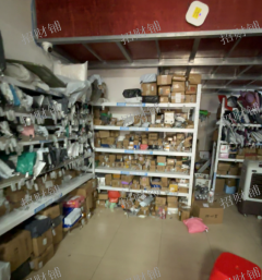 便利店+快递 有烟草证 便利店日营业2000左右 快递日派件1200件，不用拉货