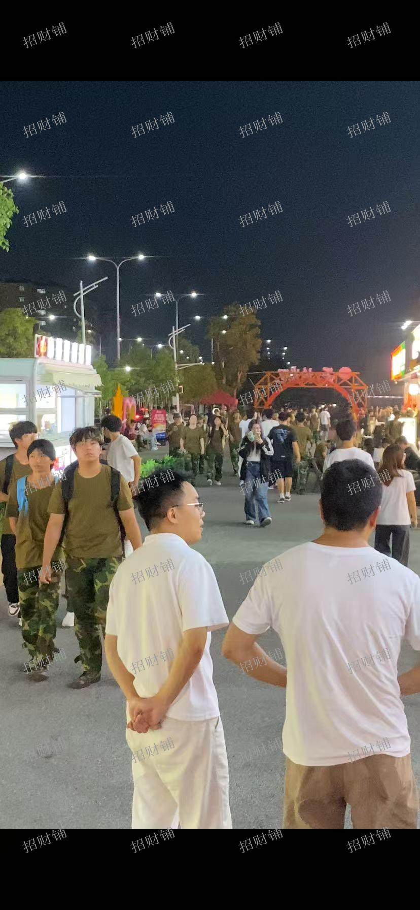 3万多人大学 商业街 重庆小面 日营业额3000多 也可空转