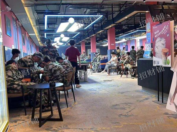 1.5万多人大学校内 台球店转让  瑞幸咖啡也在店内 不用担心人流量 4万转让
